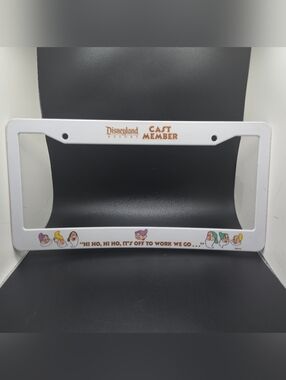 Disneyland Cast Member License Plate Frame 2004 Snow White 7 Dwarfs